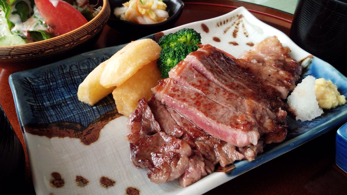 ばんえい競馬場の近くでおいしいステーキ。お手頃価格。